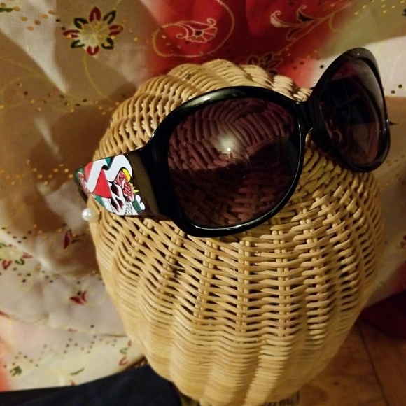 Wide Frame Sunglasses - Skull & Flowers - Picture 2 of 8